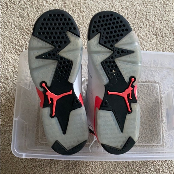 Like New Air Jordan VI (6) Retro White/Infrared - Picture 4 of 7